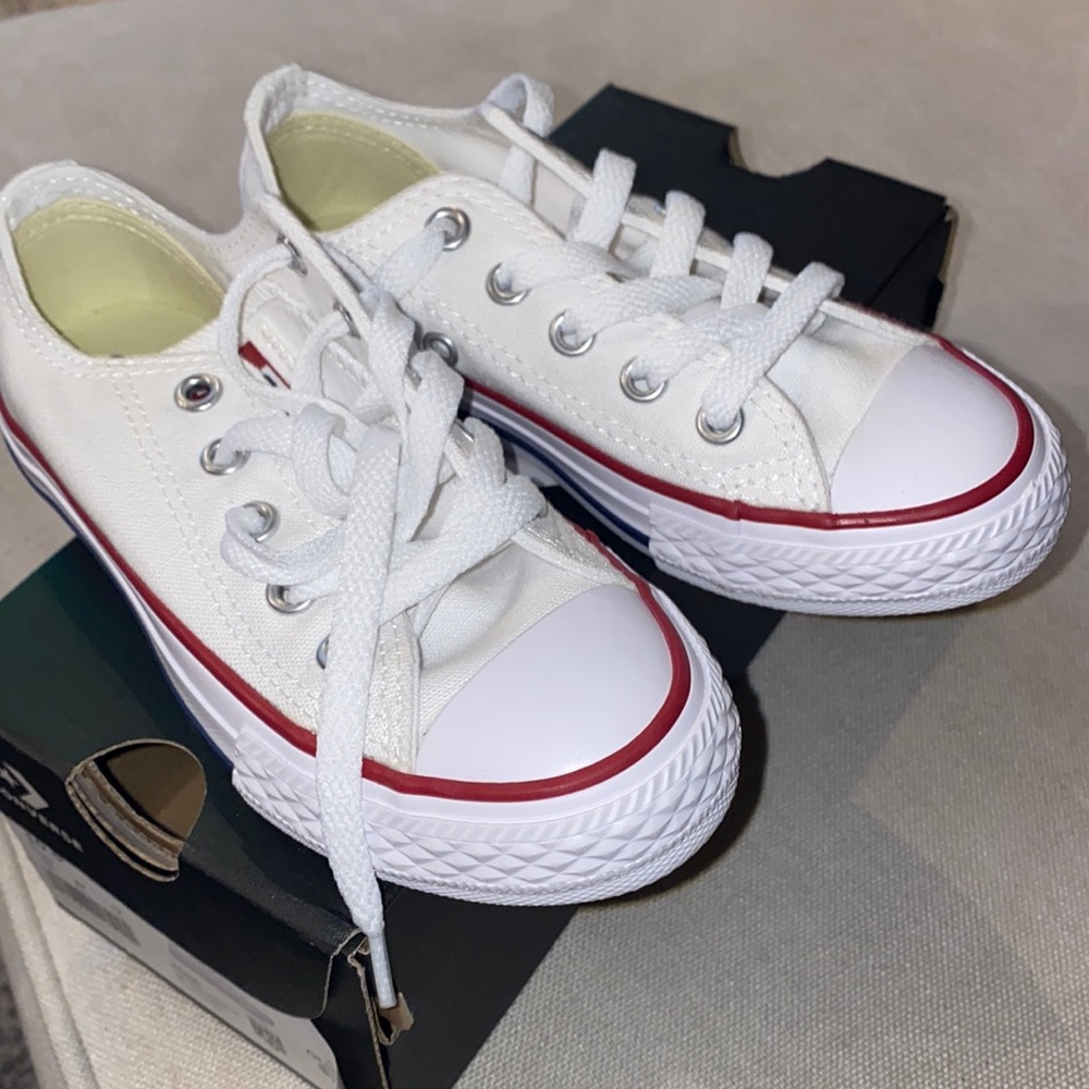 Converse low top